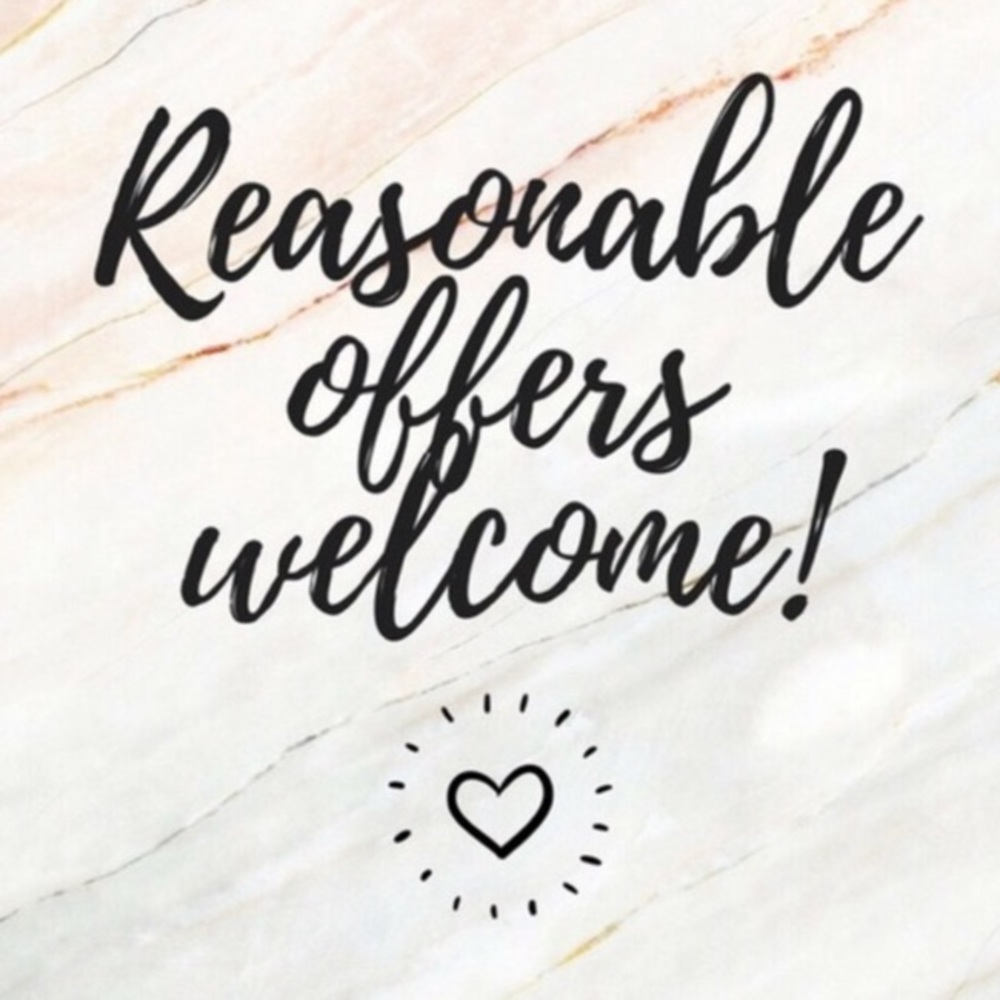 REASONABLE OFFERS WELCOMED!💕